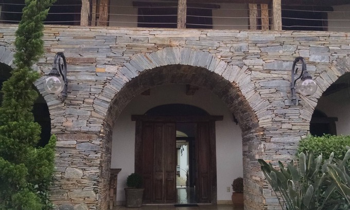 Sao Luiz House | Pet-Friendly Big House in Pampulha with Pool & Spa