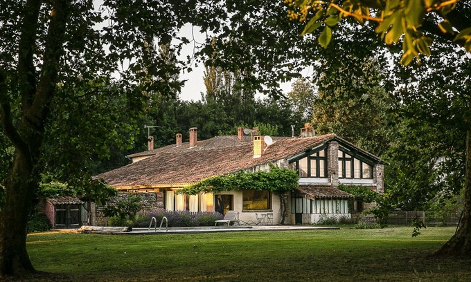 Saverdun House | Exceptional BIG HOUSE LIGHT: Pool, Spa & Family-Friendly