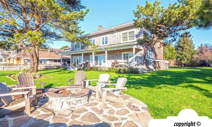 Gearhart House | Discover BIG HOUSE LITTLE BEACH with Oceanfront Amenities