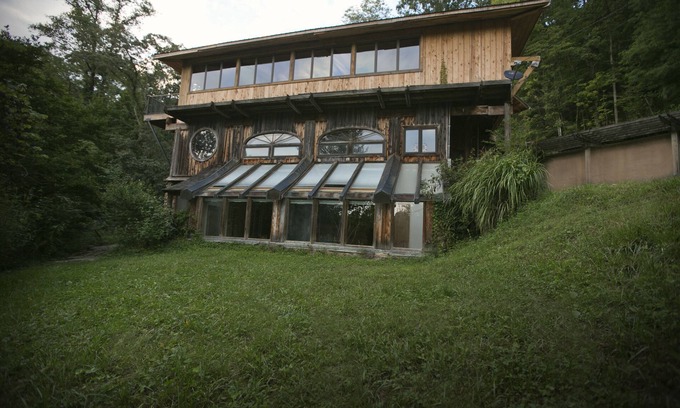 Slade House | Experience Big House Lodge: A Castle Retreat Near RRG