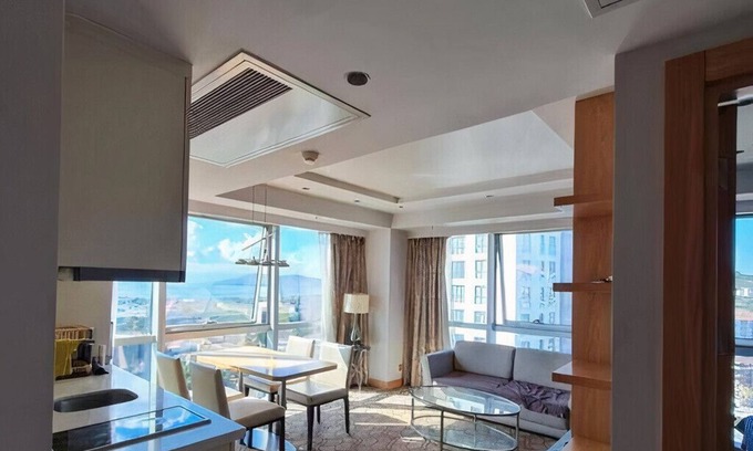 Maltepe Apartment | Idyllic Island View with Hot Tub & Family-Friendly Vibes