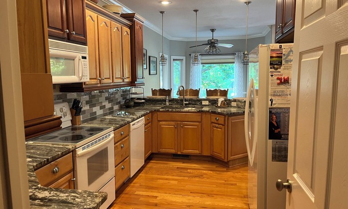 Roach House | Stunning Lakefront Family Retreat with Spa & Hot Tub