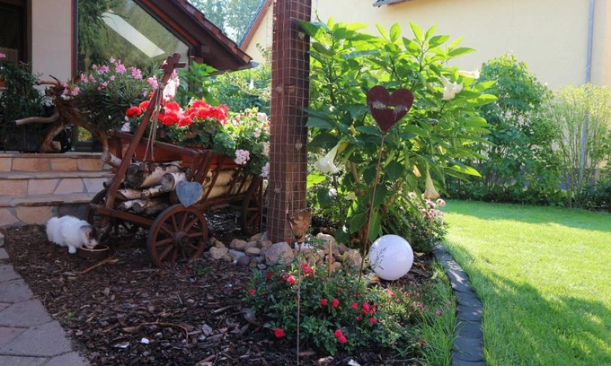 Tschernitz Apartment | Family-Friendly Getaway at Big Mama's Home - 9.2/10 Rating