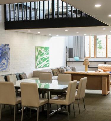Narrabundah Apartment | Spacious Modern Loft in Central Location for Groups and Families