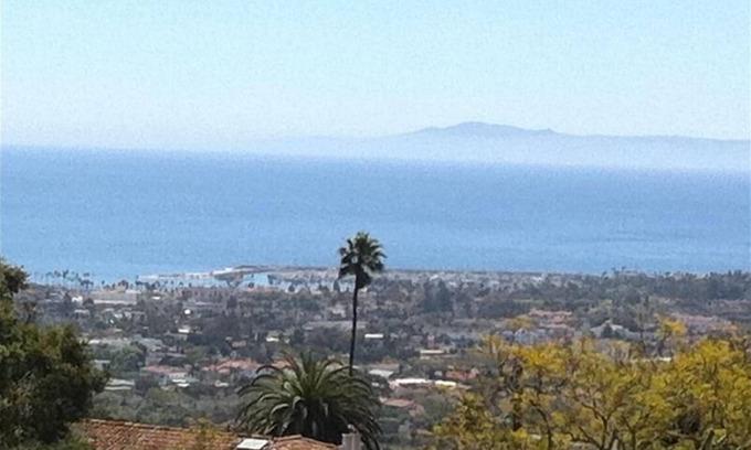 Upper Riviera House | Bright Ocean View Retreat with Spa & Pool Amenities