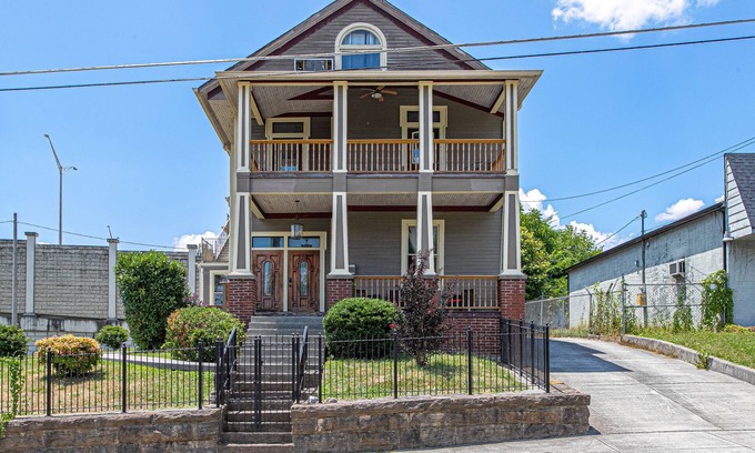 Knoxville House | Big Orange Retreat: Game Room & City Views Near Downtown