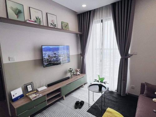 Van Giang Apartment | Scenic River View Apartment with Pool & Breakfast Included