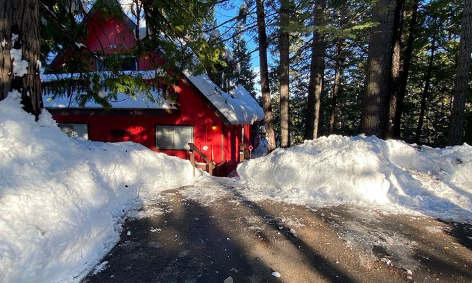 Cold Springs Cabin | Discover Big Red Cabin: 5 Min to Pinecrest with High-Speed Internet
