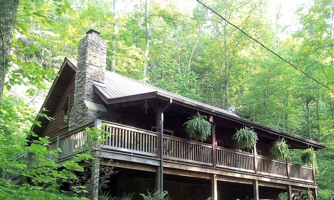 Pine Ridge Cabin | Unforgettable Big Rock Log Cabin by Natural Bridge & Pool