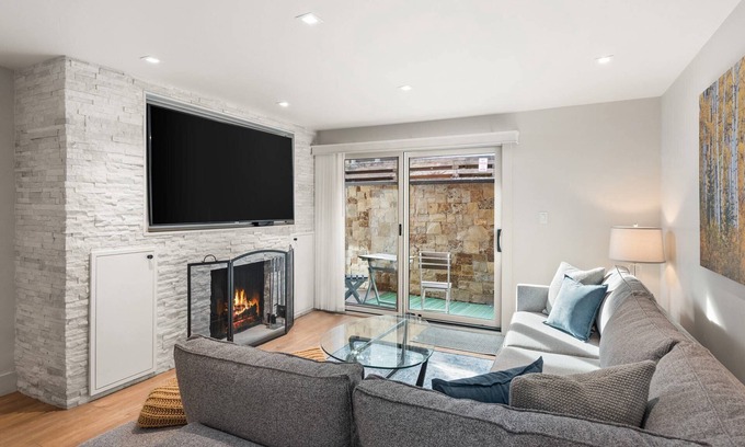 Aspen Condo | Escape to Tranquility: Enjoy 10% Off Your Retreat!
