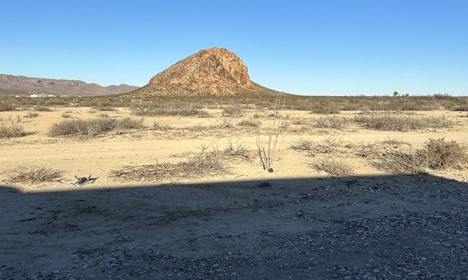 Terlingua Cabin | Big sky mountain views, 20 acres to yourselves. 21 mins Ghost town.