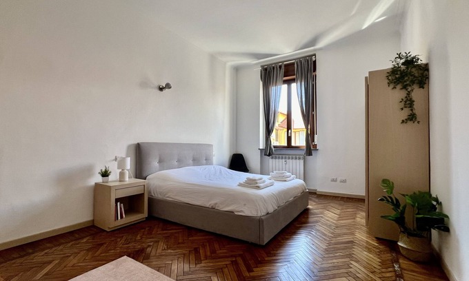 Acquabella Apartment | Modern BIG Studio Goldoni Near Duomo & M4 Airport Access