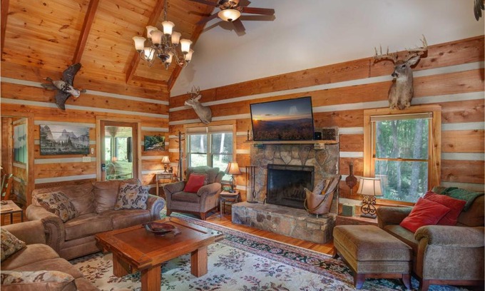 Sugar Grove House | Explore Big Timber Creek Cabin: Pet-Friendly Retreat Awaits