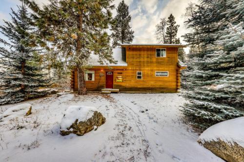Bear Basin Estates House | Experience Family-Friendly Comfort at Big Timber Hotel