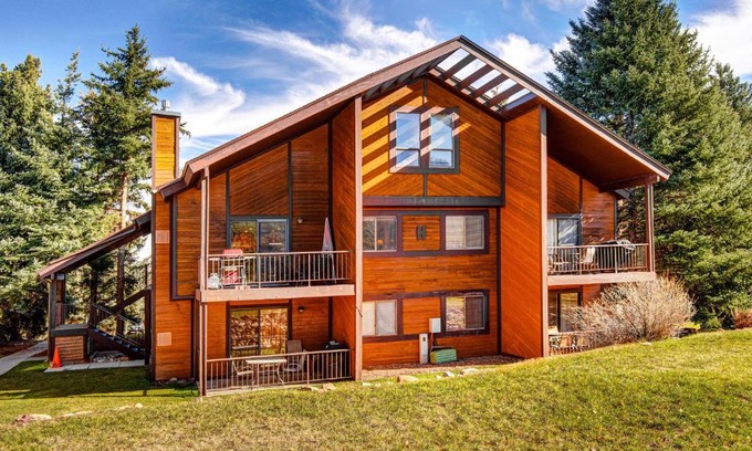Park City Apartment | Experience Spectacular Views at Red Pine Resort