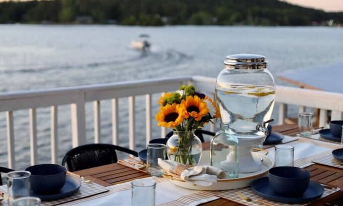 Valley House | Scenic Lake Harding Getaway with Pool & Breakfast Included