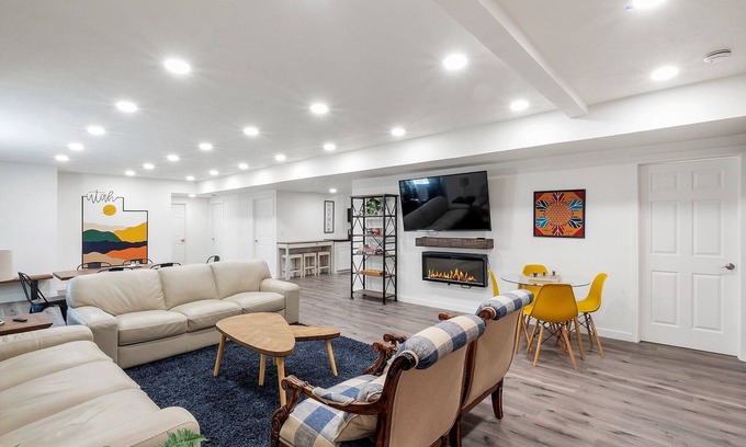 Lakeview House | Big Yard, Cozy Home, Relaxation and Waffles Too!
