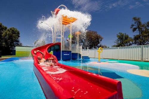 Swan Hill Resort | Relax at BIG4 Swan Hill: Family-Friendly with Pool & Ocean View