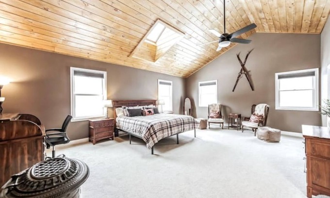 New London House | BigBear Lodge: Mt. Sunapee Retreat with Hot Tub & Firepit