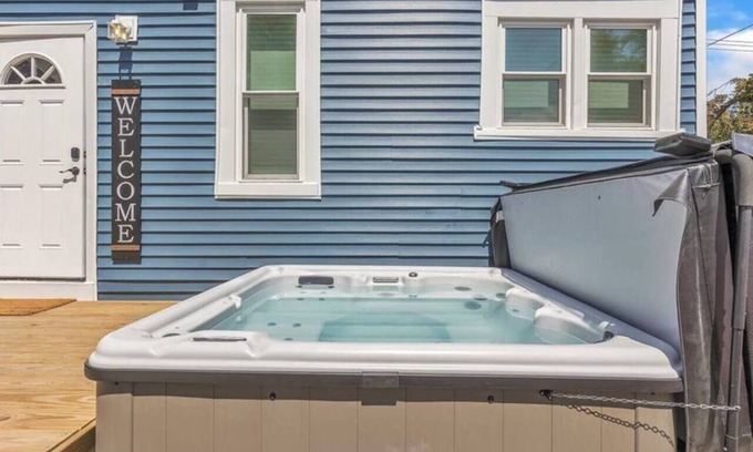 Bay City House | Dog-Friendly BigBlue with Oceanfront Views and Hot Tub