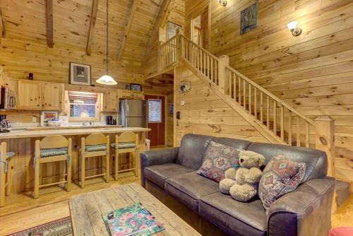 Helen House | BigFoot Bluff: Guest Rated 9.4 with Hot Tub & Pet Friendly