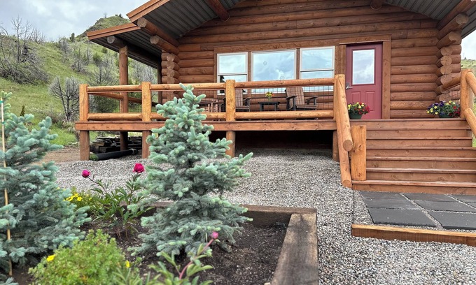 Madison County Cabin | Impressive Bigger Bear Cabin by Madison River - Sleeps 7