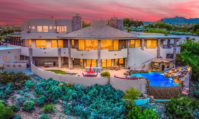 Fountain Hills House | Stunning Mansion with Infinity Pool & Movie Theater Near Scottsdale