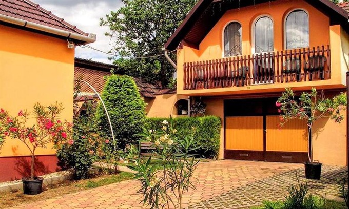 Felsotarkany House | Pet-Friendly Bihari Vendégház with Ocean View and 10/10 Score