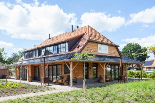 Kalenberg Bed & Breakfast | BijJoop: Oceanfront Retreat with Hot Tub & 9.4/10 Rating