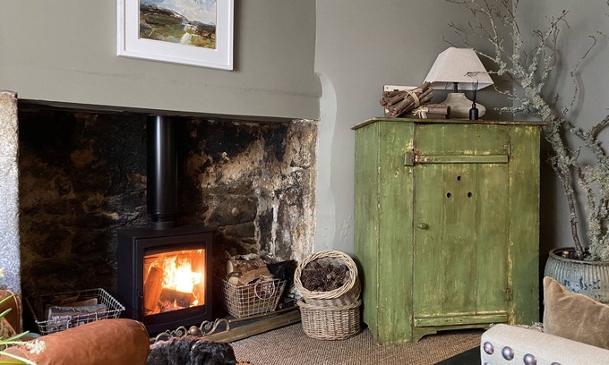 Chagford Cottage | Bijou Cottage: Pet-Friendly Retreat in Dartmoor Village