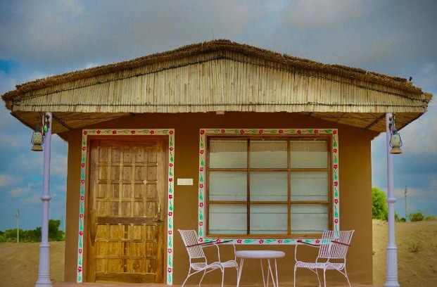 Bikaner Hotel | Experience Bikaner Desert Camp and Resort: Family-Friendly Retreat