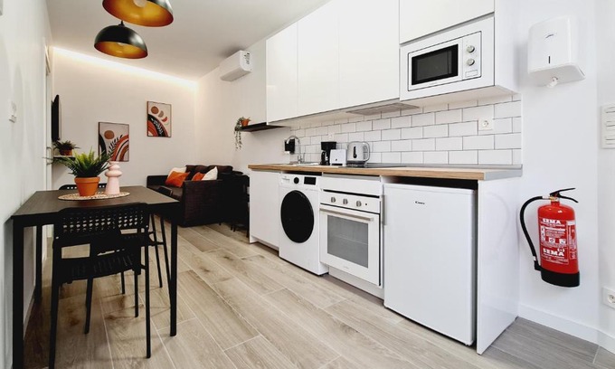 Zorrotza Apartment | Welcoming Bilbao APARTAMENTOS Zorroza - Family-Friendly Stay