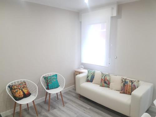 Uribarri Apartment | Bilbao Cozy Apartment: Free Wifi & Family-Friendly Stay