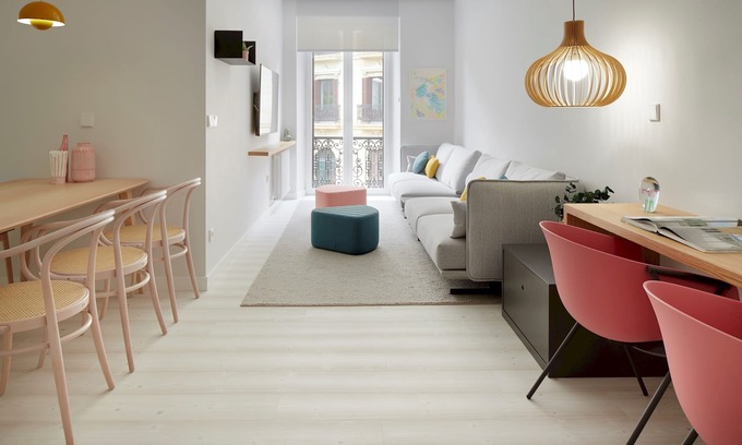 San Sebastian Centro Apartment | Top-Rated Bilbao Plaza with Pool and Ocean Views