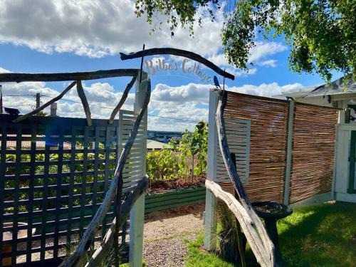 Smithton Villa | Discover Bilbos Cottage at Little Bird – 4-Star Retreat