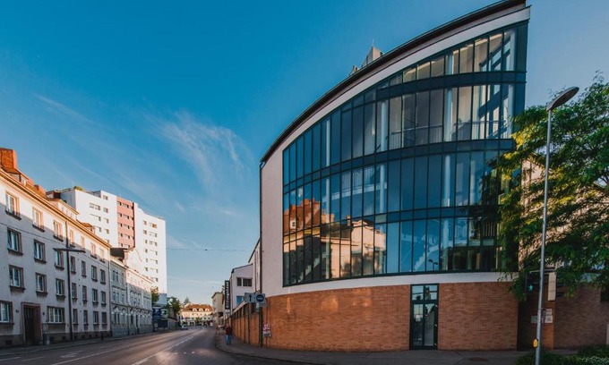 Sankt Polten Hotel | Explore Bildungshaus St. Hippolyt: Pet Friendly Retreat