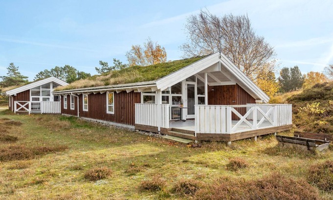 Vestero Havn House | Discover "Bille": Oceanfront Retreat with Spa & Kitchen