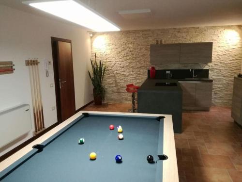 Romano d'Ezzelino Apartment | Explore Billiard House: Relaxing Pool Retreat Awaits