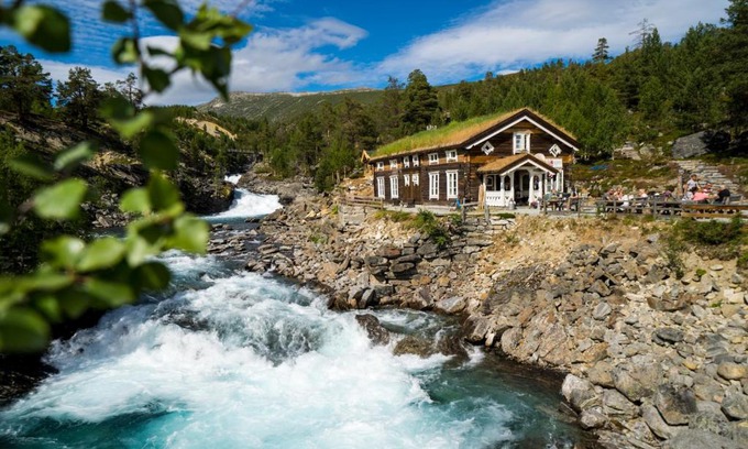 Skjaak Hotel | Discover Billingen Seterpensjonat: Pet-Friendly Retreat