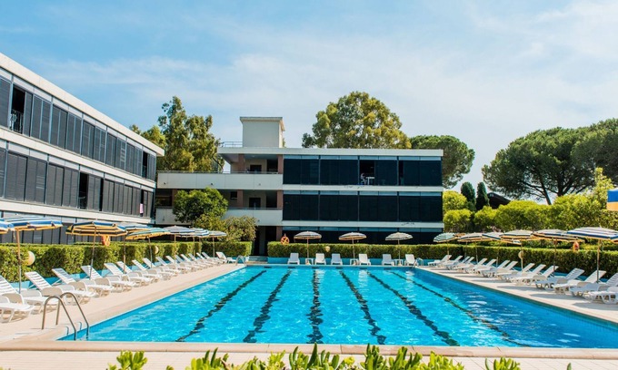 Marina di Bibbona Apartment | Cozy Bilo Standard: Pet-Friendly with Oceanfront Views