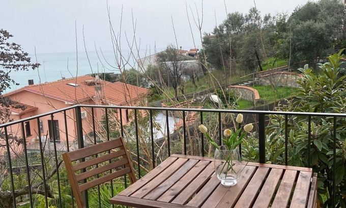 Villammare Apartment | Beachside Retreat: 150 Meters to the Ocean with Spa