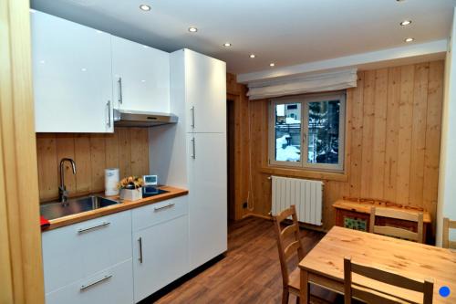 Madonna di Campiglio Apartment | Trendy Bilocale in Town Center with Parking for Families