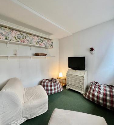 Campo Carlo Magno Apartment | Pet-Friendly Bilocale Green: Family Comfort Awaits