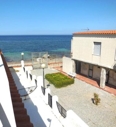 Villa Grazia di Carini Apartment | Oceanfront Bilocale Lungomare Carini: Family and Pet Friendly