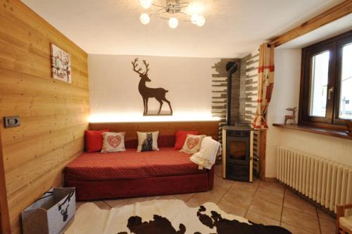 La Thuile Apartment | Cozy Bilocale Montano: Pet and Child Friendly Retreat