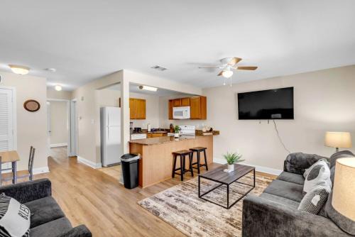 Biloxi Apartment | Biloxi Beachside Getaway
