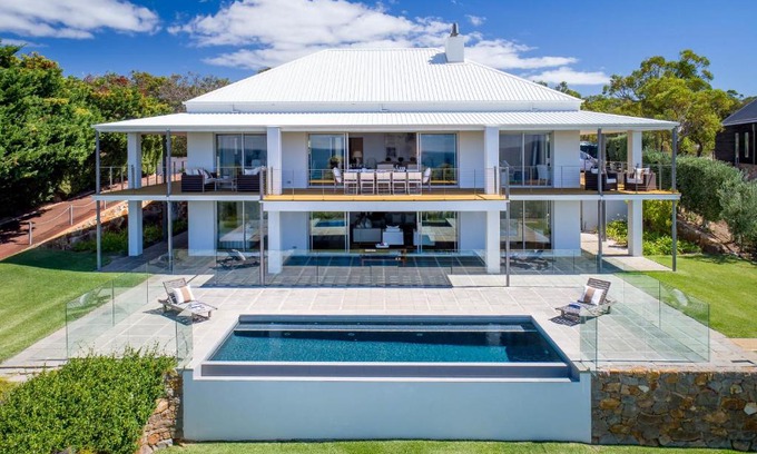 Eagle Bay House | Oceanfront Retreat at Bilyarra - Eagle Bay, Rated 9/10