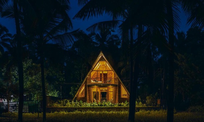 Chittilapilly House | Relax at Bimal's Casa de Papel - Beachfront Paradise Awaits