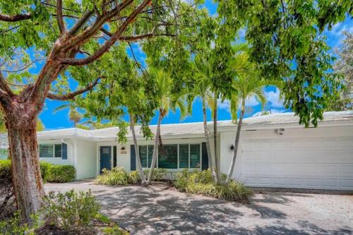 Singer Island House | Experience Bimini Breeze Vacation Home with Ocean Views