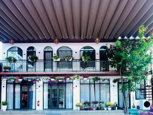 Moc Chau Hotel | Exceptional Bin House - Mộc Châu with Family-Friendly Dining
